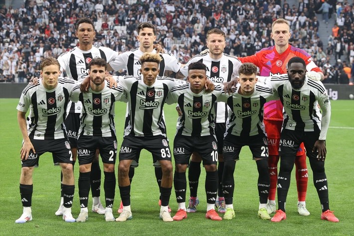Mağlubiyetin ardından taraftarı alkışladı, tepkiyle karşılaştı! Ole Gunnar Solskjaer şoke oldu - Resim: 4