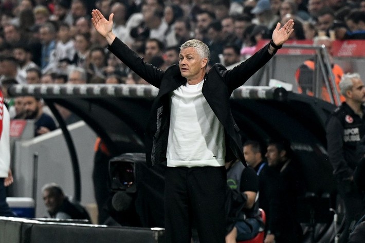 Mağlubiyetin ardından taraftarı alkışladı, tepkiyle karşılaştı! Ole Gunnar Solskjaer şoke oldu - Resim: 6