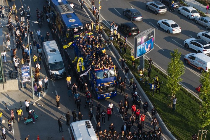 Ali Koç 5 milyon euro harcadı 255 milyon euro kazandı: Fenerbahçe'yi dünya izledi dünya! - Resim: 11