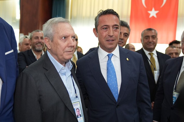 Ali Koç Emre Belözoğlu'na anahtarları teslim etti! Fenerbahçe'nin 'futbol aklı' belli oldu - Resim: 2