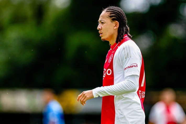 Devin Özek'ten Okan Buruk ve Van Bronckhorst'un baş edemediği Hong Konglu 8 numara transferi! - Resim: 3