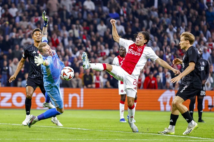 Devin Özek'ten Okan Buruk ve Van Bronckhorst'un baş edemediği Hong Konglu 8 numara transferi! - Resim: 9