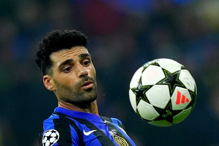 Serdal Adalı 51 maçta 31 gol 14 asist yapan forveti Solskjaer'e hediye etti: Bu benim ilk transferim - Resim: 4