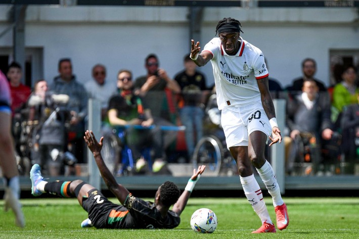 Serdal Adalı 51 maçta 31 gol 14 asist yapan forveti Solskjaer'e hediye etti: Bu benim ilk transferim - Resim: 2