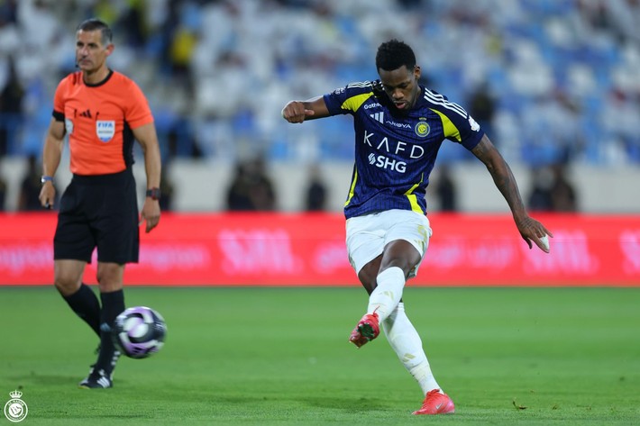 Mourinho Jhon Duran transferiyle başına ihale aldı: Eğer onu da Maximin gibi yaparsan bu sefer sen gidersin - Resim: 7