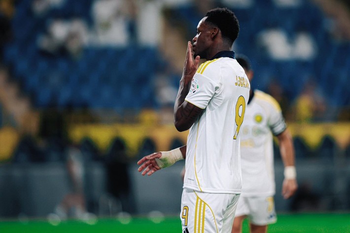 Mourinho Jhon Duran transferiyle başına ihale aldı: Eğer onu da Maximin gibi yaparsan bu sefer sen gidersin - Resim: 4