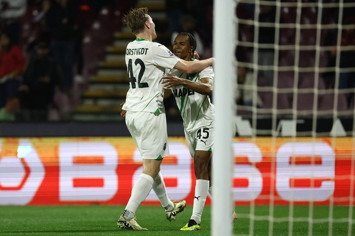 Ali Koç Ali Koç Tammy Abraham'a gol dersi veren kanat forvete kafayı taktı! - Resim: 6