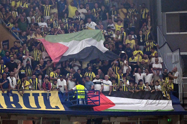 Kadıköy'de 12 yıl sonra bir ilk! Tribünde dikkat çeken isim - Resim: 6