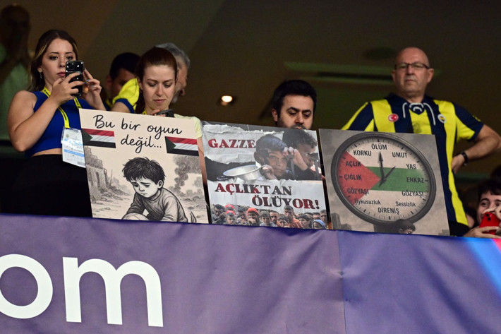Kadıköy'de 12 yıl sonra bir ilk! Tribünde dikkat çeken isim - Resim: 4