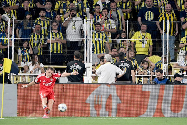 0-0'ın ardından Mourinho'ya yaylım ateşi: Bu iki futbolcuyu nasıl yan yana oynatırsın - Resim: 5