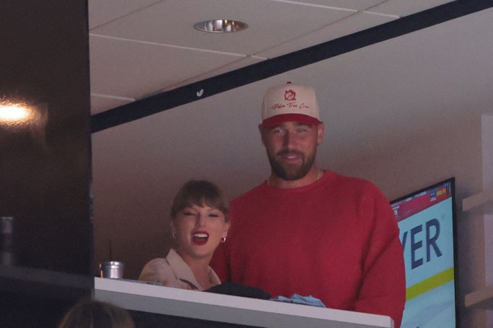 Taylor Swift ile Travis Kelce nişanlandı - Resim: 3