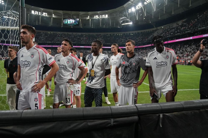 Beşiktaş elendi Nihat Kahveci isyan etti: Gönderin ya! - Resim: 7