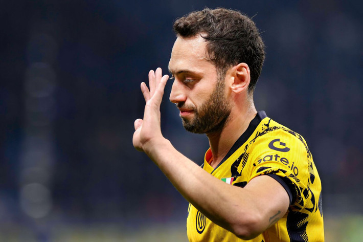 Hakan Çalhanoğlu Abdülkerim Bardakcı yüzünden Galatasaray'a gelemedi: Olmaz hiyerarşi bozulur - Resim: 8
