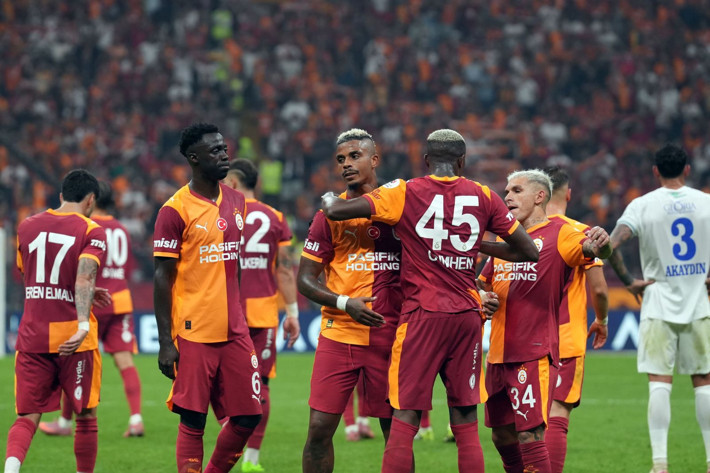 Galatasaray'da ilk yolcu belli oldu! Sözleşmesindeki maddeyi karşılayamıyor - Resim: 2