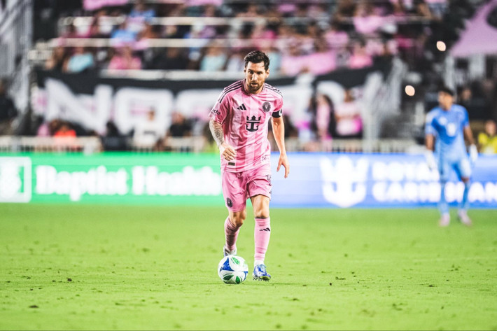 Dünyanın en çok kazanan futbolcuları! Ronaldo'dan rakiplerine büyük fark - Resim: 9