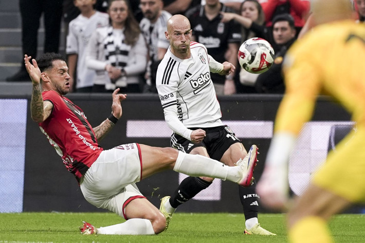 Nihat Kahveci, Beşiktaş maçı sonrası çıldırdı: Kasım ayını bile göremedi - Resim: 5