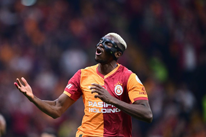 Osimhen sportif direktörle hocayı birbirine düşürdü! 1 milyar euroluk kulüpte kriz çıktı - Resim: 6