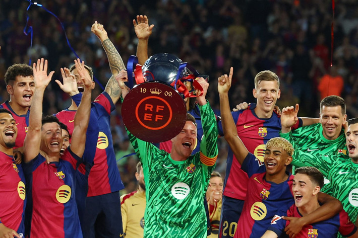 Özbek'in alamadığı Alman eldiveni Adalı transfer ediyor - Resim: 4