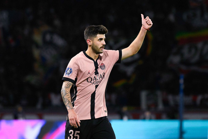 US Gilloise ve Fenerbahçe maçları Buruk'un dilini yaktı! Özbek yeniden yıldız ismin peşine düştü - Resim: 5