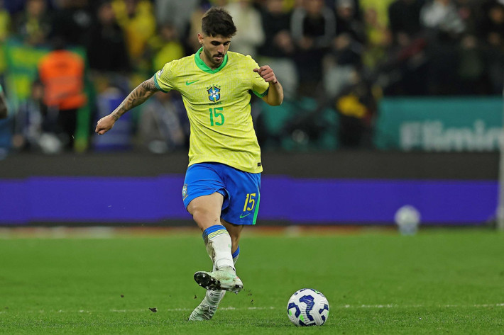 US Gilloise ve Fenerbahçe maçları Buruk'un dilini yaktı! Özbek yeniden yıldız ismin peşine düştü - Resim: 6