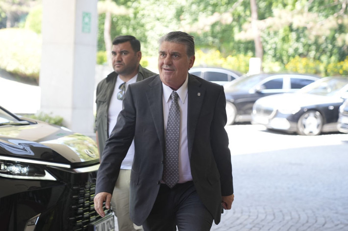 Sergen Yalçın Ali Koç'un prensini istedi: Şampiyonluk için bu 6 futbolcu şart! - Resim: 2