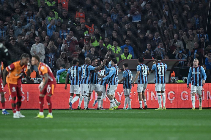 Ozan Tufan Torreira ve Lemina'yı tek başına bitirdi: Artık Trabzonspor şampiyonluk hayalleri kurabilir - Resim: 4