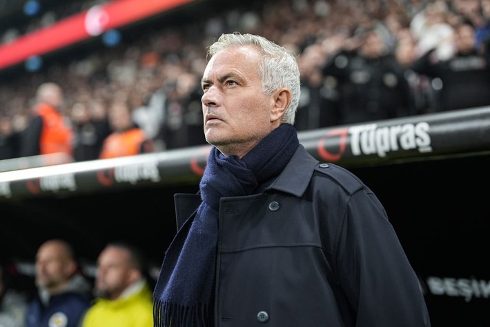 Ali Koç Jose Mourinho'nun görevine son veriyor! Portekizli teknik adamın tazminatı hesaplanıyor... - Resim: 6