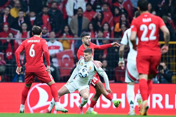 Montella 3-1'in ardından bir yıldızın üstüne çizik attı: Henüz milli takım seviyesinde değil - Resim: 2