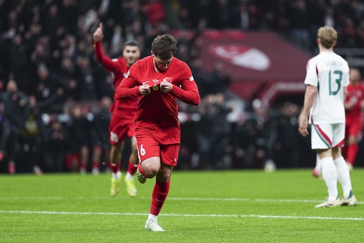 Montella 3-1'in ardından bir yıldızın üstüne çizik attı: Henüz milli takım seviyesinde değil - Resim: 6