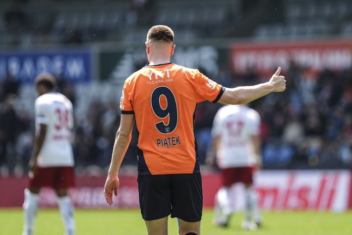 Ole Gunnar Solskjaer Piatek'ten sonra Başakşehir'den bir isme daha yöneldi - Resim: 4