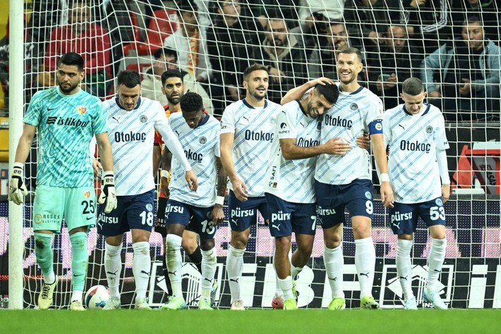 Ali Koç Mbaye Diagne'nin yarısı bile etmeyen 'Haaland-Lewa' karşımı yıldızı İstanbul'a getiriyor - Resim: 3