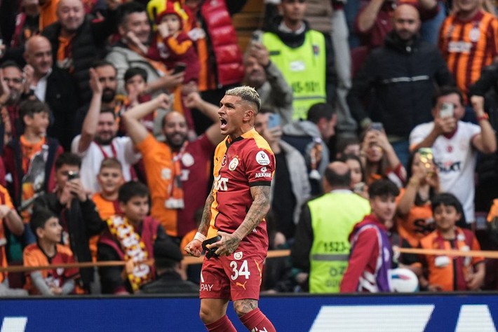 Ali Koç İcardi'yi kendi otelinde ağırladı Yener İnce 4-1'den sonra bombayı patlattı: Bizim oyuncumuz değil - Resim: 2