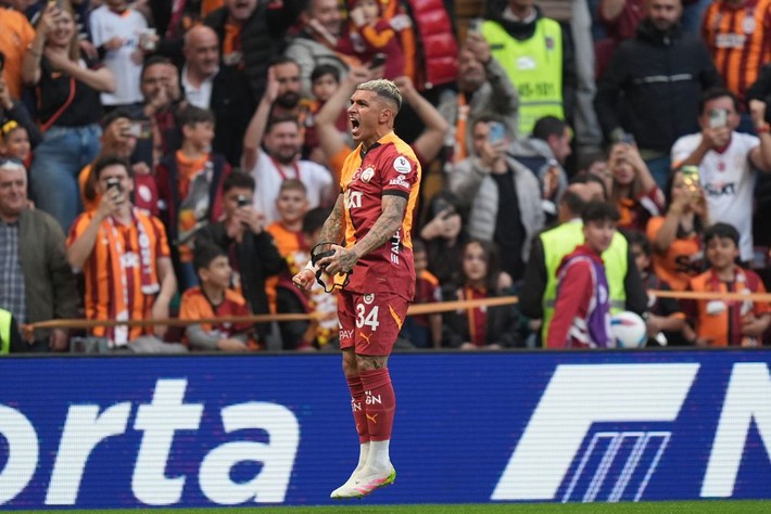Ali Koç İcardi'yi kendi otelinde ağırladı Yener İnce 4-1'den sonra bombayı patlattı: Bizim oyuncumuz değil - Resim: 3