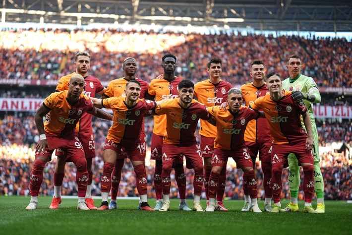 Victor Osimhen'i gönderin gitsin! Bu bonservisi bu maaşı Avrupa'da hiçbir kulüp vermez - Resim: 5