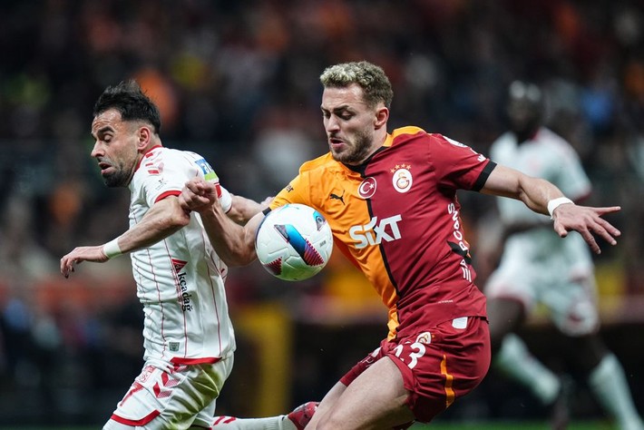 Dursun Özbek 4 transferin acısını çıkardı: Derhal istifa et! - Resim: 11