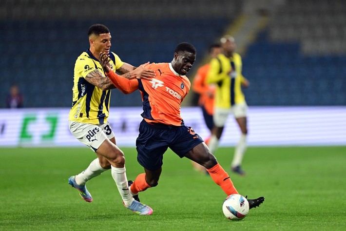 Ali Koç kavganın tam ortasında kaldı! Sergen Yalçın ve Montella için birbirlerine girdiler - Resim: 2