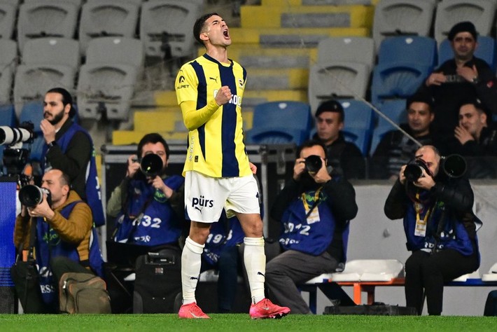 Ali Koç kavganın tam ortasında kaldı! Sergen Yalçın ve Montella için birbirlerine girdiler - Resim: 6