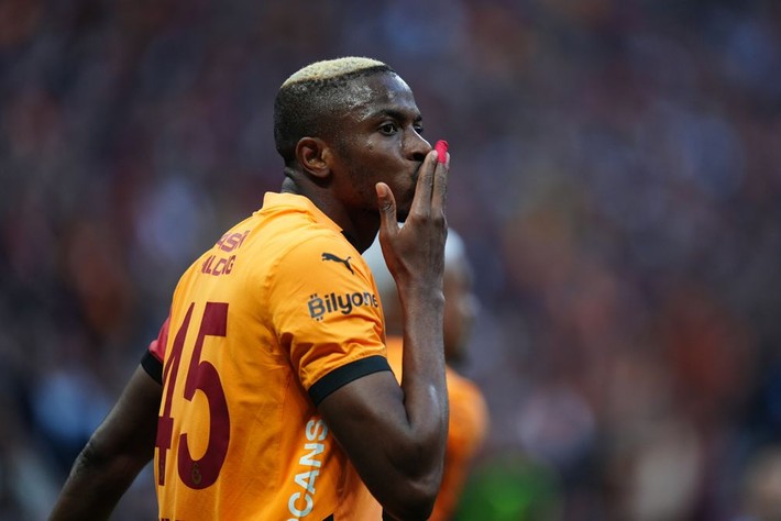Dursun Özbek 6 futbolcunun hesabını kesti: Kutlamaları yapın sonra kendinize yeni bir kulüp bakın - Resim: 11