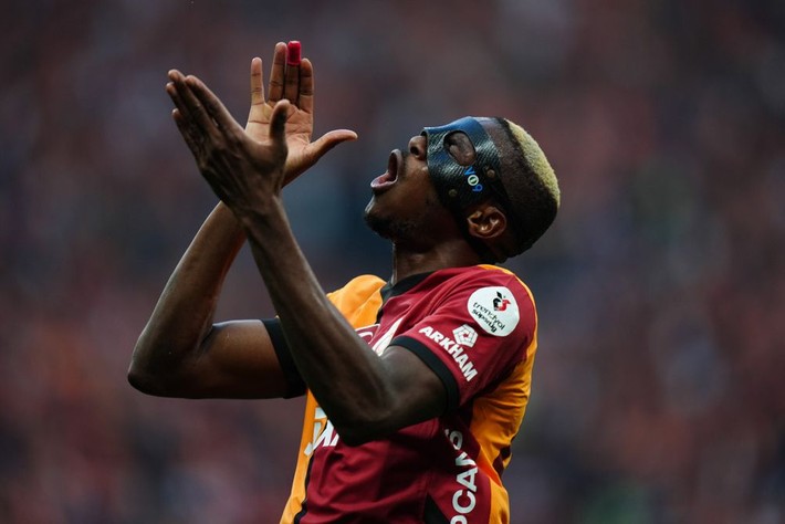 Osimhen'in kankası Buchi Laba transferi açıkladı! 135 milyon euroluk teklif geldi - Resim: 4