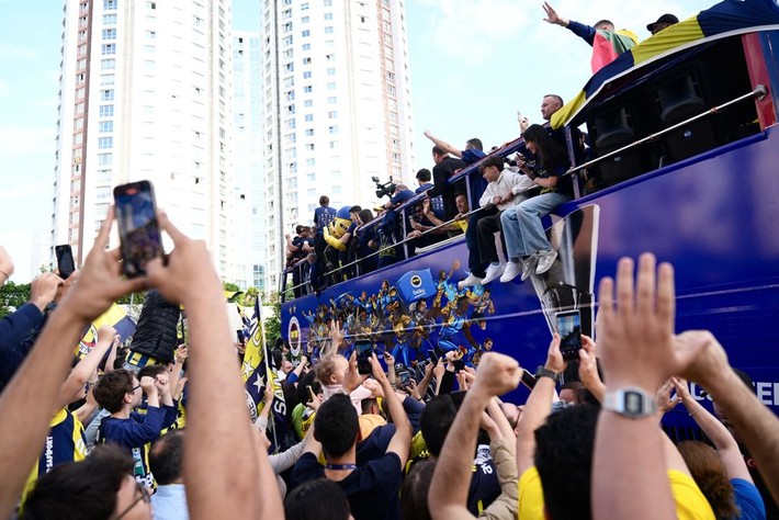 Ali Koç 5 milyon euro harcadı 255 milyon euro kazandı: Fenerbahçe'yi dünya izledi dünya! - Resim: 3