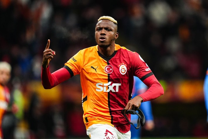 Osimhen Hakan Çalhanoğlu'nun hocasıyla birlikte Al Hilal'de! 3 yıllık imzalar atıldı formalar bile basıldı - Resim: 10