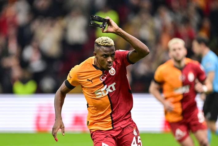 Osimhen Hakan Çalhanoğlu'nun hocasıyla birlikte Al Hilal'de! 3 yıllık imzalar atıldı formalar bile basıldı - Resim: 2