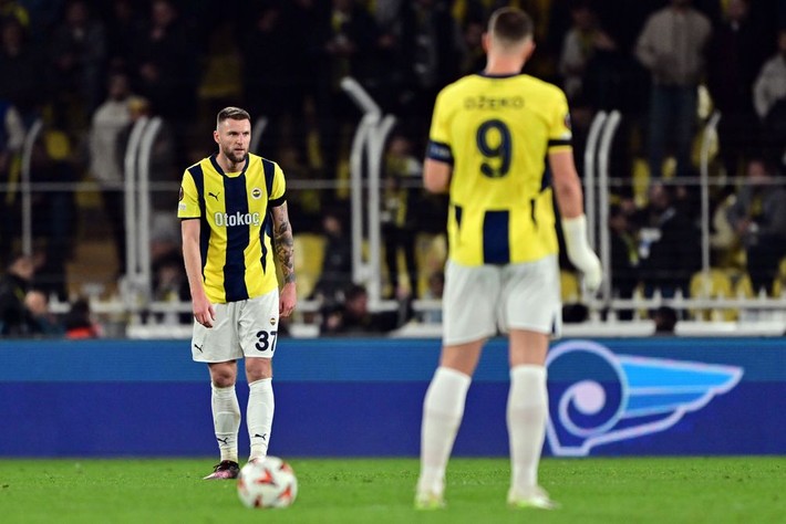 Ali Koç'tan Cuesta'ya 9 milyon euro! Mourinho alınması için ortalığı birbirine kattı - Resim: 3