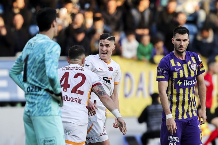 Arda Turan Okan Buruk'u bir dertten kurtarıyor! Galatasaray'a transfer piyangosu - Resim: 6