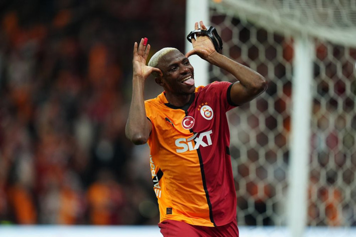 2-0'dan sonra 3 futbolcunun cezasını kesti: Siz Galatasaray'ın topçusu değilsiniz - Resim: 8