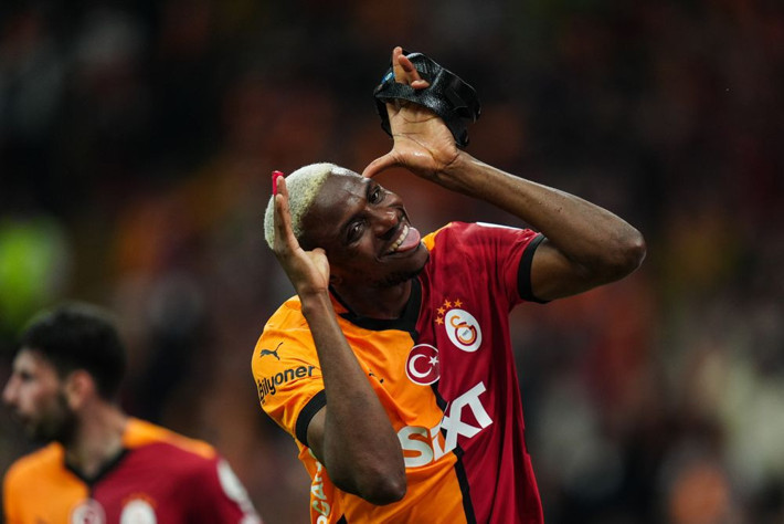 2-0'dan sonra 3 futbolcunun cezasını kesti: Siz Galatasaray'ın topçusu değilsiniz - Resim: 9