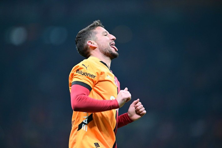 Victor Osimhen Galatasaray'da kaldı! Ağabeyi resmen açıkladı: Gitmiyoruz - Resim: 3