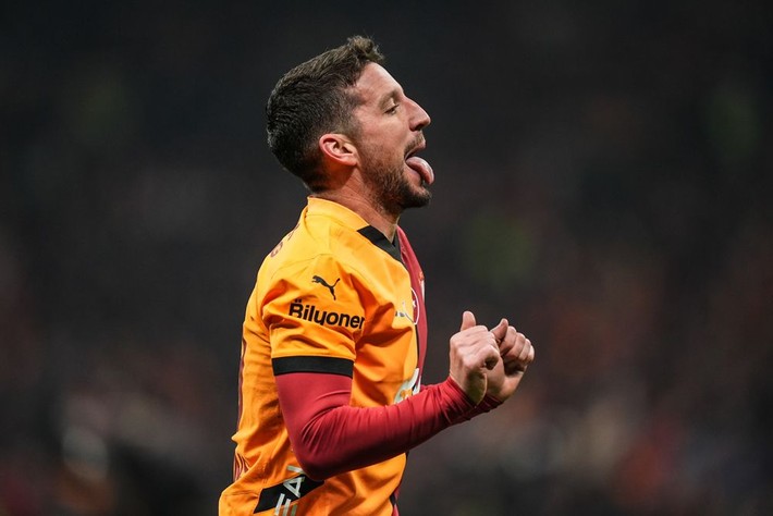 Victor Osimhen Galatasaray'da kaldı! Ağabeyi resmen açıkladı: Gitmiyoruz - Resim: 6