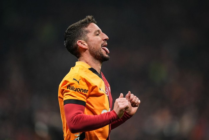 Victor Osimhen Galatasaray'da kaldı! Ağabeyi resmen açıkladı: Gitmiyoruz - Resim: 7