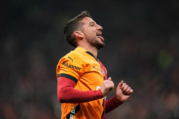 Victor Osimhen Galatasaray'da kaldı! Ağabeyi resmen açıkladı: Gitmiyoruz - Resim: 8